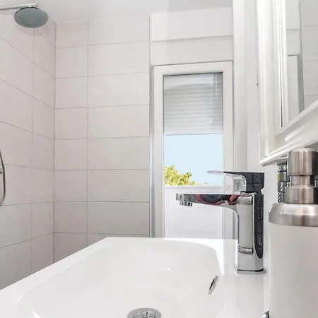Apartment Jesenice With Fireplace IV * Jesenice (Split-Dalmatia)