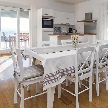 With Fireplace Iv Apartament Jesenice (Split-Dalmatia)