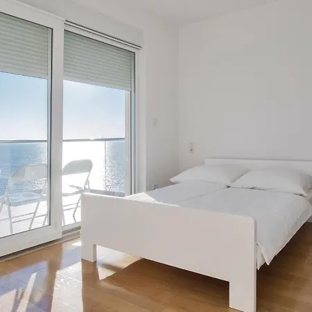 Apartament With Fireplace Iv